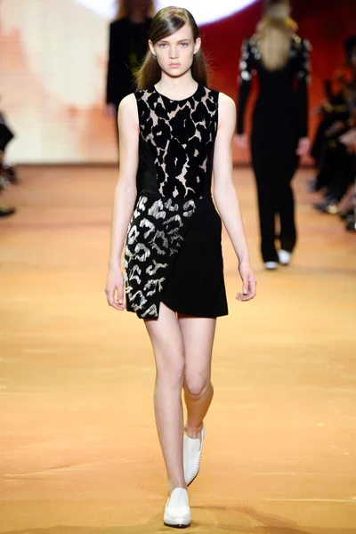 Look 14